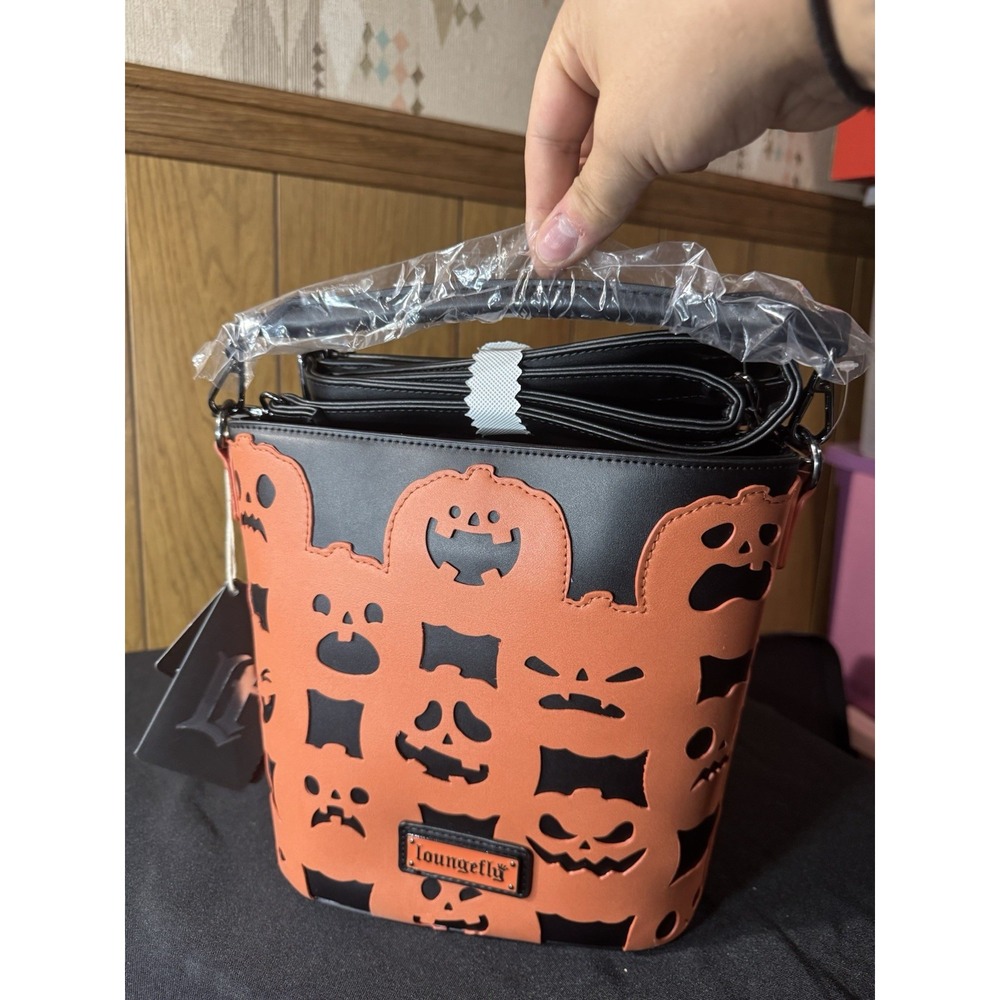 loungefly jack-o'-lantern glow crossbody bag NWT - Picture 6 of 9